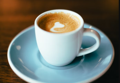 В час по чайной ложке: что такое микродозинг кофе, как пить правильно и почему
