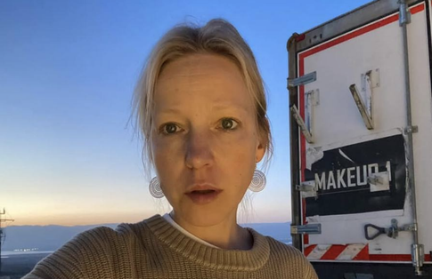 Работающая в такси актриса Шалаева о жизни в Париже: «Насморк, холод и клопы»