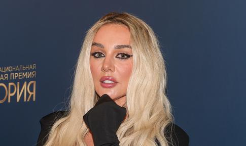 «Просто вау!»: откровенный наряд Седоковой произвел фурор среди ее фанатов