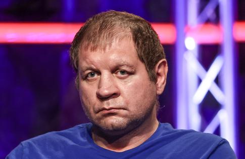 Боец Емельяненко будет лечиться от алкоголизма вместе с Волочковой и Джигурдой