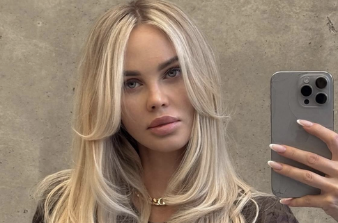 Прибавившая в весе Погребняк снялась в дерзком боди и колготках: фото