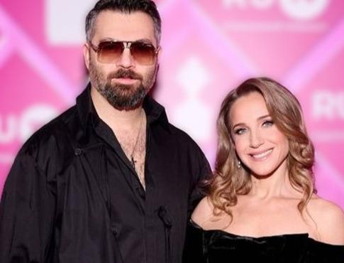 Чумаков и Ковальчук устроили перепалку из-за бытовых обязанностей прямо на красной дорожке