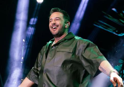 Турецкий актер Эмре Алтуг, известный по «Зимородку», прибыл в Россию