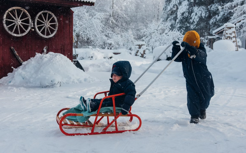 Зимние прогулки, которые сближают: идеи для вечеров всей семьей в январе