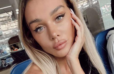 «Жжет все тело! Опухает лицо!»: Седокова пожаловалась на обострение болезни