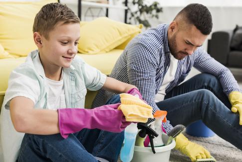 Когда детский труд на пользу: домашние дела, которые стоит поручить школьнику