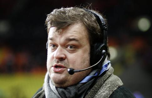 В Балашихе открыли памятник легендарному комментатору Василию Уткину: фото