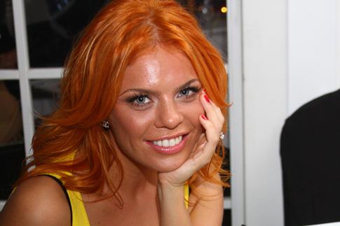 «Самые красивые ножки эстрады»: Стоцкая взбудоражила народ новыми фото