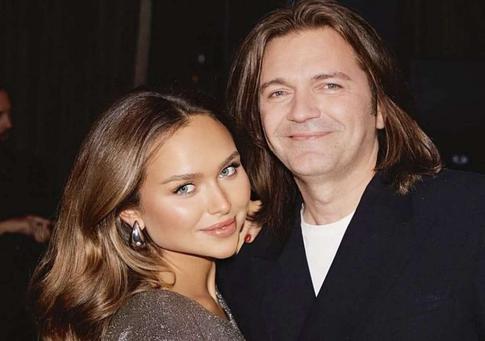 Как принцессу на бал: Дмитрий Маликов проводил дочь на вечеринку