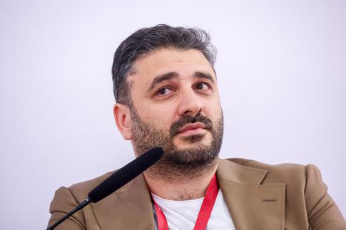 «Скользкая дорожка»: Андреасяна раскритиковали в Сети за оправдание Вайнштейна