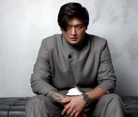 «Страдал страшно»: Анатолий Цой рассказал о первой любви