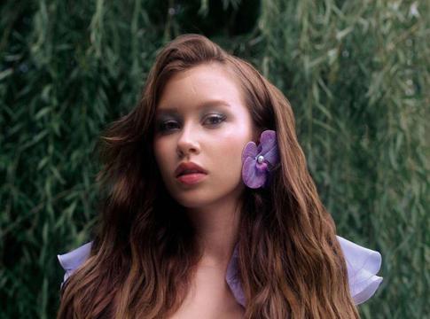 «Я не ребенок»: дочь Пересильд оправдалась за откровенные образы