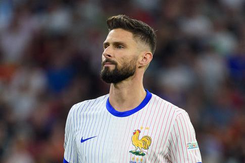 Обеднел на полмиллиона: звезда футбола Оливье Жиру стал жертвой грабителей