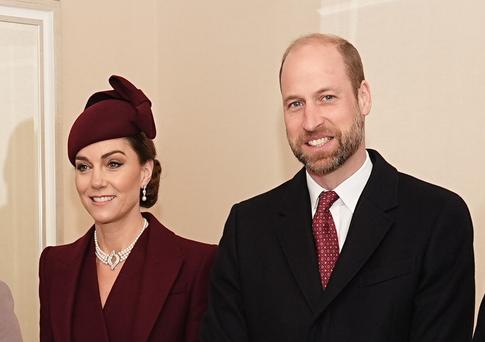 «Неудачный ракурс»: в Сети осудили романтичное фото Кейт Миддлтон и Уильяма