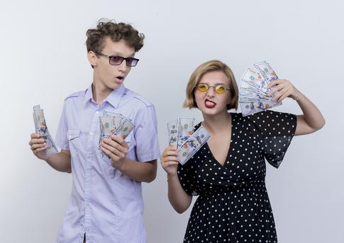 Деньги в отношениях: как перестать о них спорить и начать приумножать