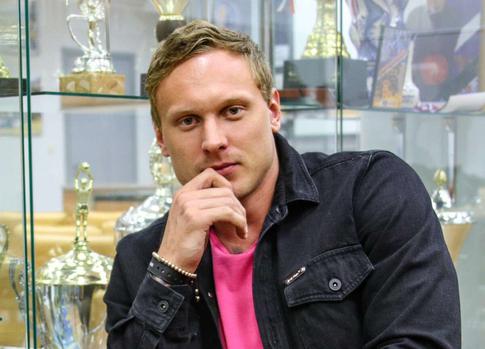 «Где все это?»: отец Яниса Тиммы заявил об исчезновении редких вещей сына