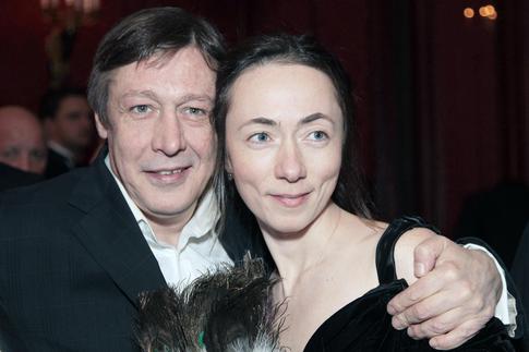 Жена Ефремова матом прокомментировала сообщения о состоянии здоровья артиста
