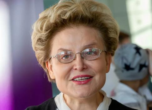 Ведущую Елену Малышеву довели до слез в эфире Первого канала