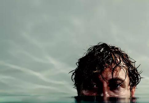 Антон Филипенко отметил 40-летие в Бангкоке с Аглаей Тарасовой и признался в поисках музы