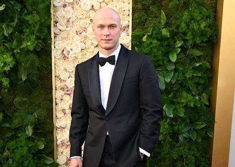 «Отдам своей маме»: Юра Борисов рассказал, что сделает с «Оскаром»