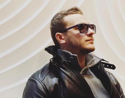 «Не по небу скачешь»: Филипп Бледный вспомнил, как отец «вылечил» его от звездности