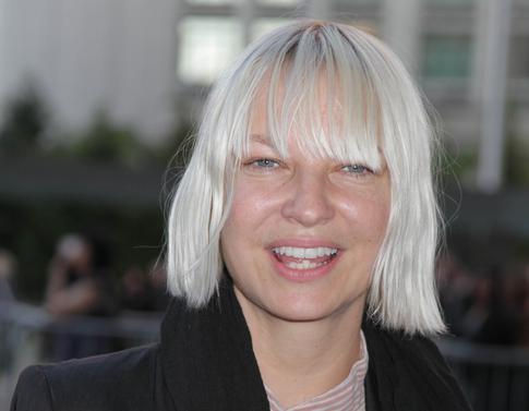 Хватило на два года: 49-летняя Sia ушла от отца своего третьего ребенка