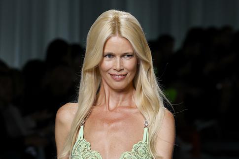 «Скромностью и не пахнет»: в Сети оценили пикантное фото дочери Клаудии Шиффер