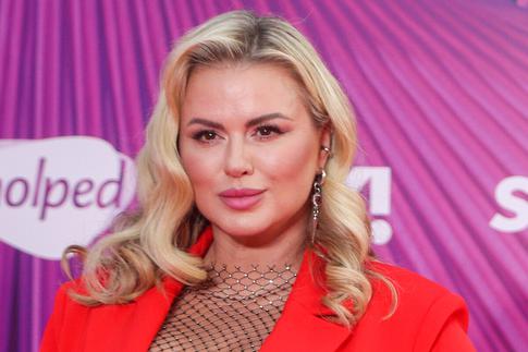 «Сама нежность»: Анна Семенович показала, какой она была в 16 лет