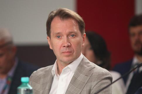 СМИ: 58-летнего Евгения Миронова экстренно доставили в больницу