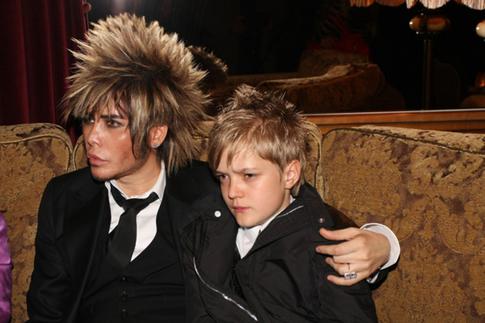 Сын Сергея Зверева требует 25 миллионов за «травмированное детство»