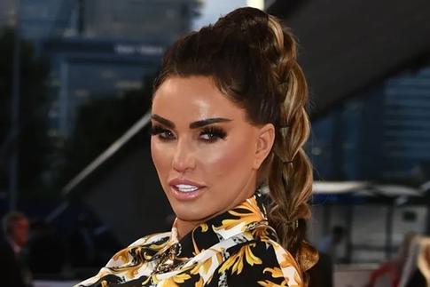 Кейти Прайс «разбита горем»: жизнь ее сына Харви под угрозой из-за огромного веса