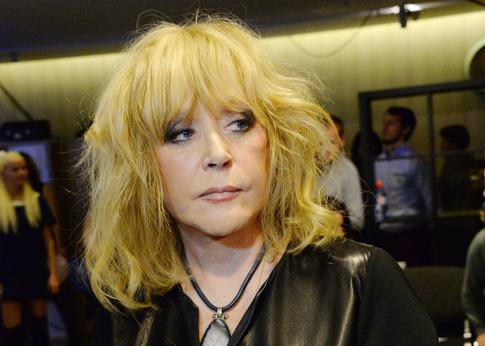 «Фантастика!»: в Сети появились редкие фото отплясывающей в мини Пугачевой