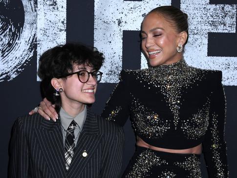 Дженнифер Лопес вывела в свет 17-летнюю дочь, облаченную в мужской костюм