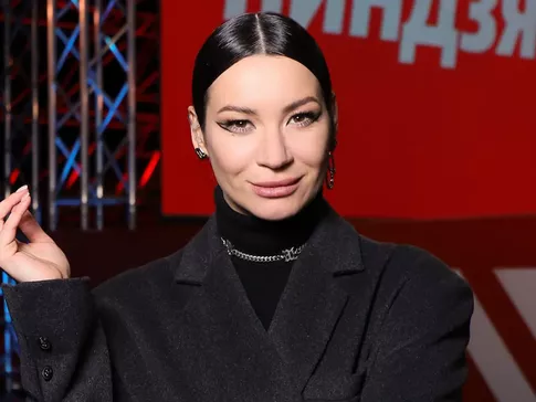 Беременная Ида Галич показала утреннюю зарядку от отеков