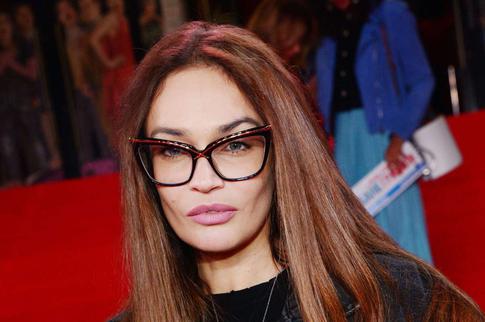 «Кто-нибудь еще носит?»: Водонаева надела пикантную деталь из «бабушкиного сундука»