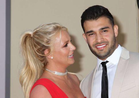 Бывший муж Бритни Спирс впервые появился на публике с новой возлюбленной