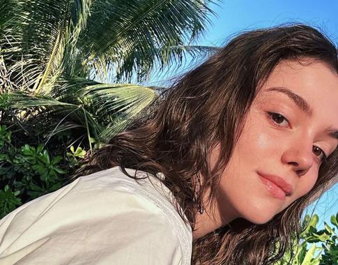 «Весеннее обострение»: Медведева кардинально сменила образ