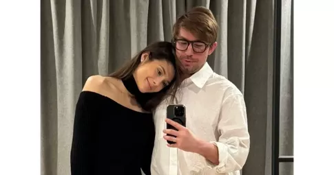 Стильная бабушка: молодая мама Виктория Антонова показала свою маму