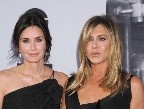 Неразлучные Рэйчел и Моника: Дженнифер Энистон и Кортни Кокс довели фанатов до слез