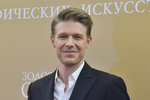 Никита Ефремов продемонстрировал нежные чувства к единокровной сестре