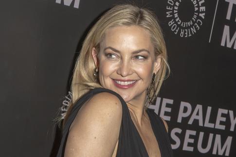 «Здесь же дети»: брат Кейт Хадсон пожурил сестру за фото с открытой грудью