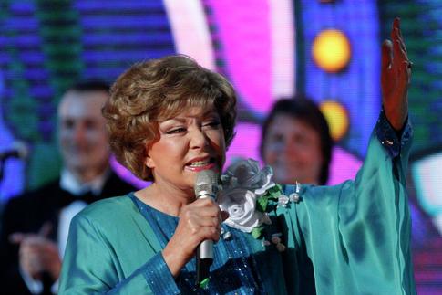 Помощница Эдиты Пьехи опровергла информацию о деменции певицы