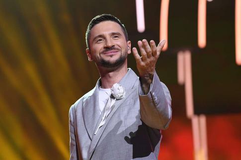 «Поверить не могу!»: Лазарев показал фото с выпускного дочери