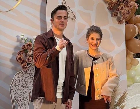 Алена Косторная раскрыла пол будущего ребенка: «Очень тебя ждем»