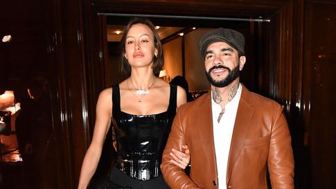 Валентина Иванова показала беременный живот в откровенной фотосессии