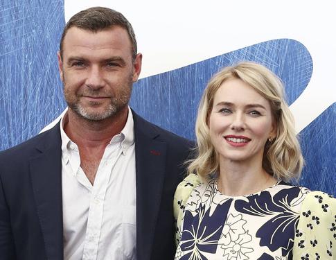 Наоми Уоттс воссоединилась с Ливом Шрайбером ради сына Саши