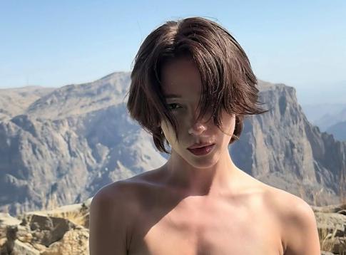 Перебравшаяся в деревню Настя Ивлеева представила нового члена семьи