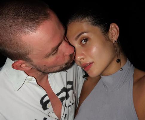 «Подходите друг другу»: жена Петрова очаровала фанатов снимками со свидания