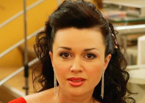 Год без «прекрасной няни»: что сегодня происходит на могиле Анастасии Заворотнюк