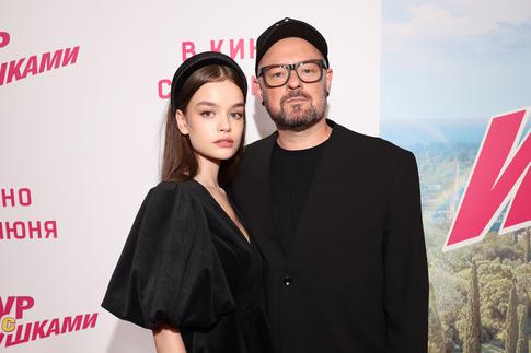 «Люди крестятся при виде нас»: 18-летняя жена 50-летнего режиссёра Горобца рассказала о реакции публики